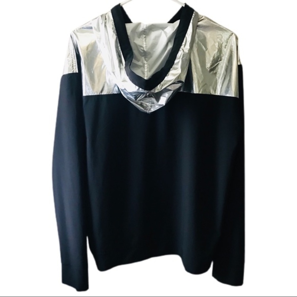 VICTORIA SPORT SILVER AND BLACK HOODIE MEDIUM - Picture 2 of 6